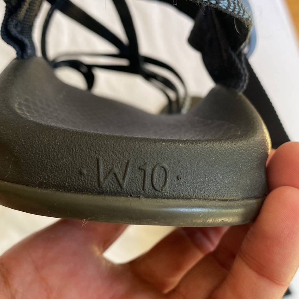 Women’s size 10 Chaco’s blue - Picture 4 of 6